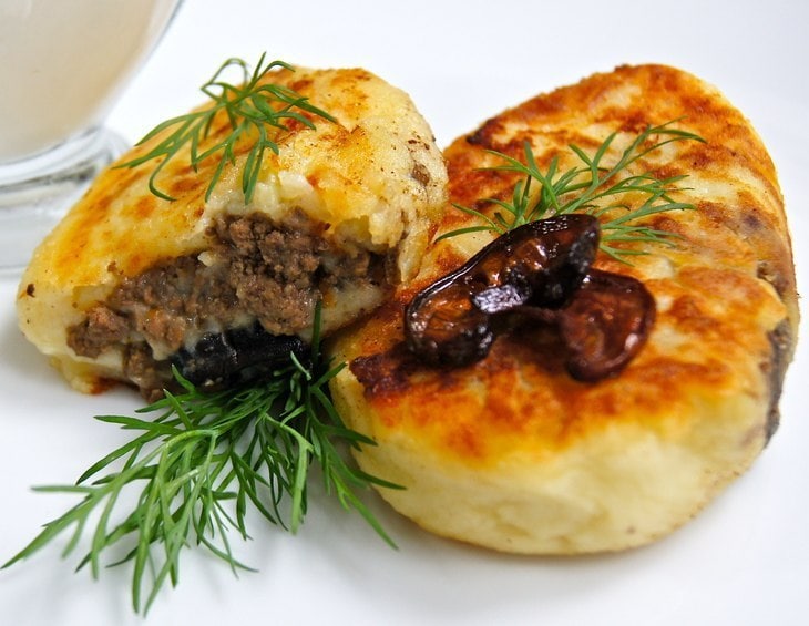 Зразы картофельные с мясом